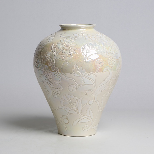 Vase HORSHCHYK MEDIUM, white with mother-of-pearl