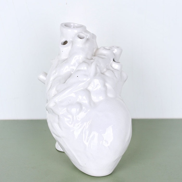 Ceramic vase "Heart" white