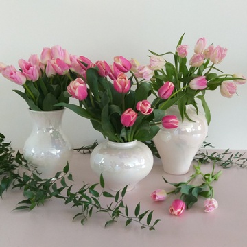 Set of trio vases with tulips