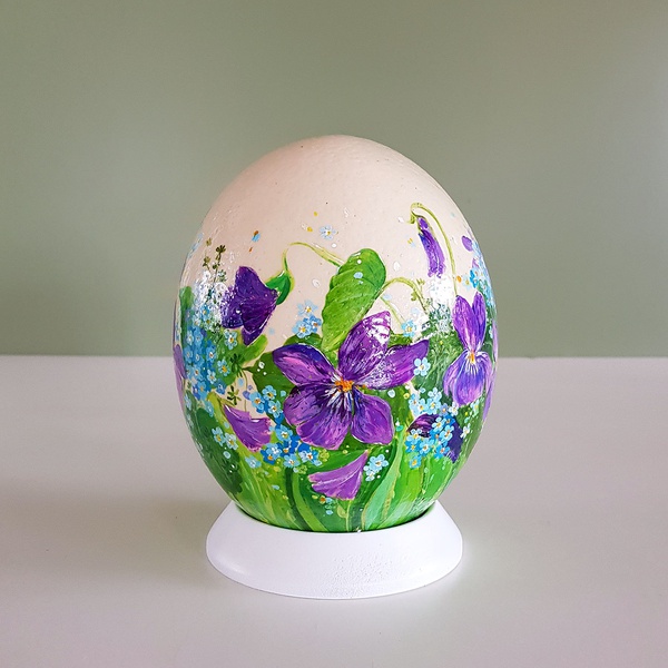 Ceramic painted egg "Pansies"