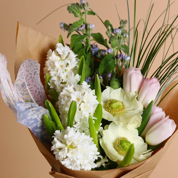 Spring bouquet with feathers