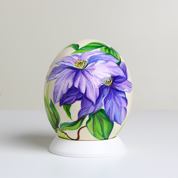 Painted egg "Charming clematis"