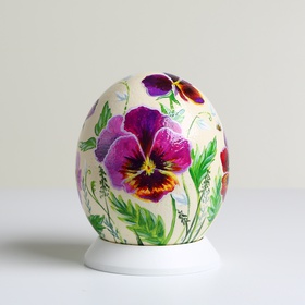 Painted egg "Viola"