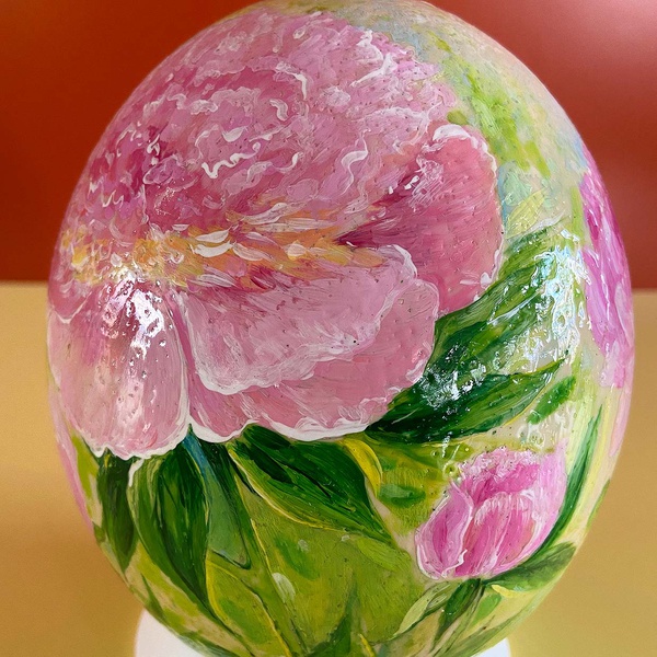 Painted egg "Peonies"