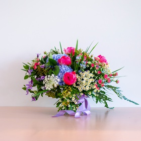 Bouquet with peonies and daisies