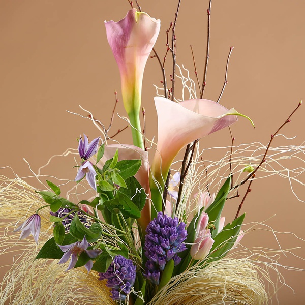 Spring bouquet with calla lilies