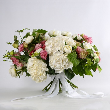 Bouquet "Tenderness in White"