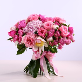 Bouquet in pink tones with peonies