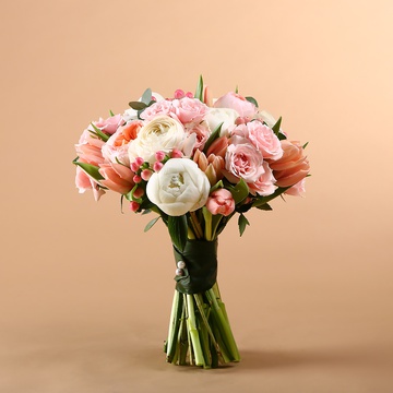 Bouquet pink-white with peonies