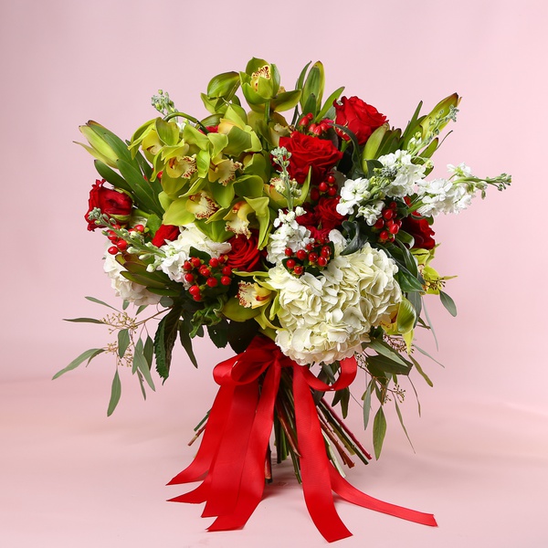 The “Red Harmony” bouquet