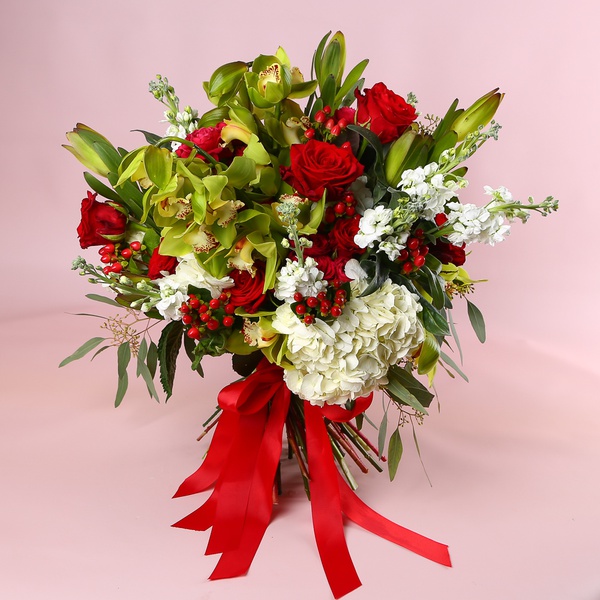 The “Red Harmony” bouquet
