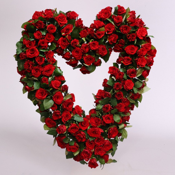 Mourning wreath "Heart of roses"
