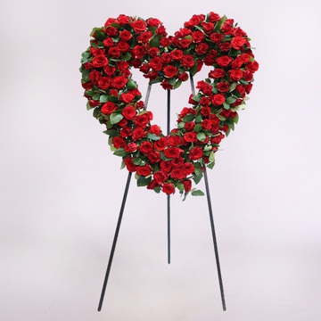 Mourning wreath "Heart of roses"
