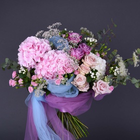 Flower bouquet Aphrodite bright pink-blue