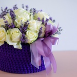 Roses with lavender in a knitted box