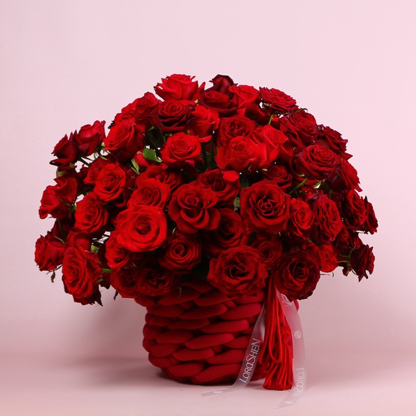 The “Marshmallow in Red” arrangement