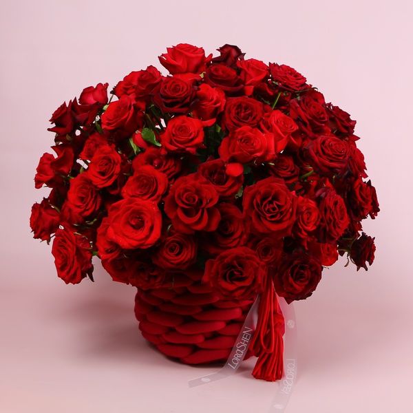 The “Marshmallow in Red” arrangement