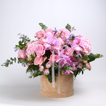 Композиция «Розовое облако» в шляпной коробке