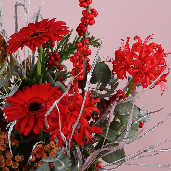 Зимова композиція у кошику "Зимова ідилія"