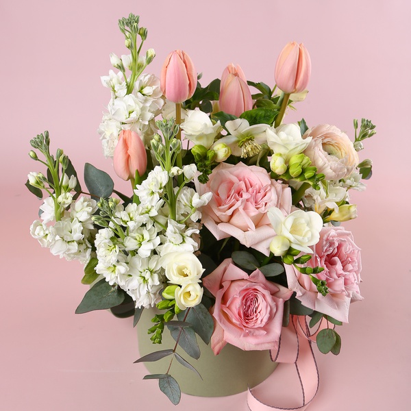 The “Powdered Whisper of Luxury” arrangement