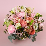 The interior floral composition “Powdered Silence of Spring”