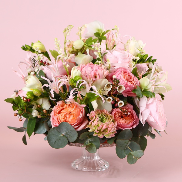 The interior floral composition “Powdered Silence of Spring”