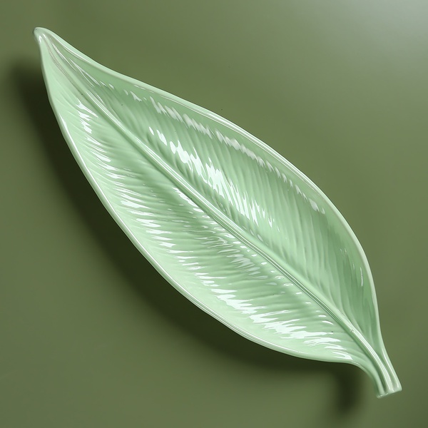 Ceramic leaf mint, M