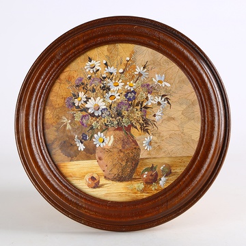 Round painting in the oshiban technique “Bouquet of daisies”