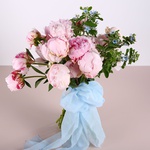 Bouquet of 15 peonies and oxypetalum