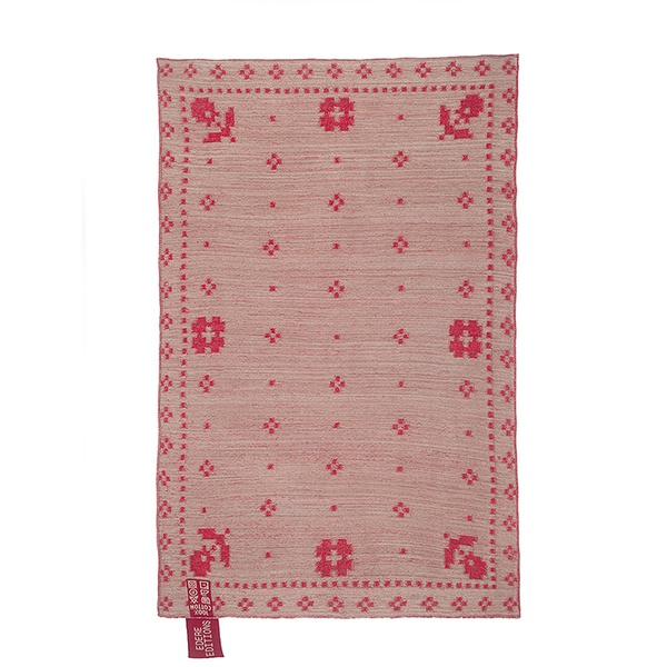 Плед ягоды и цветы красный