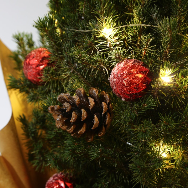 Елка с гирляндой