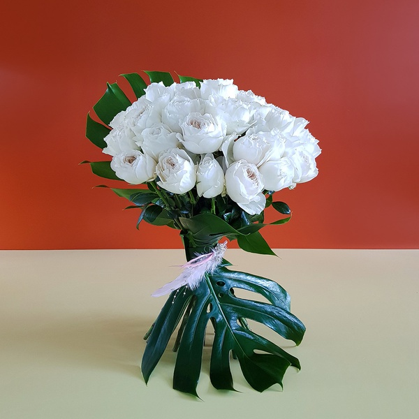 25 White Cloud roses bouquet