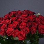 Букет из 51 красной розы Гран При