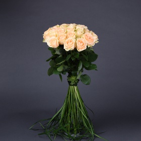 Bouquet of 25 peach roses Avalanche