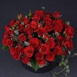 Композиция из 15 красной розы Мирабель
