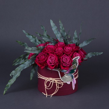 Композиція з 25 малинових троянд Шангрі Ла