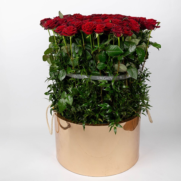 “Red Luxury” composition in gold