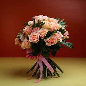 Букет з 35 персикових троянд Шиммер