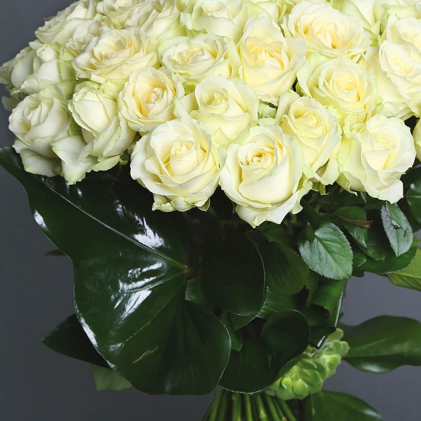 Букет з 51 білої троянди Аваланч