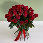 : Букет из 35 красных роз