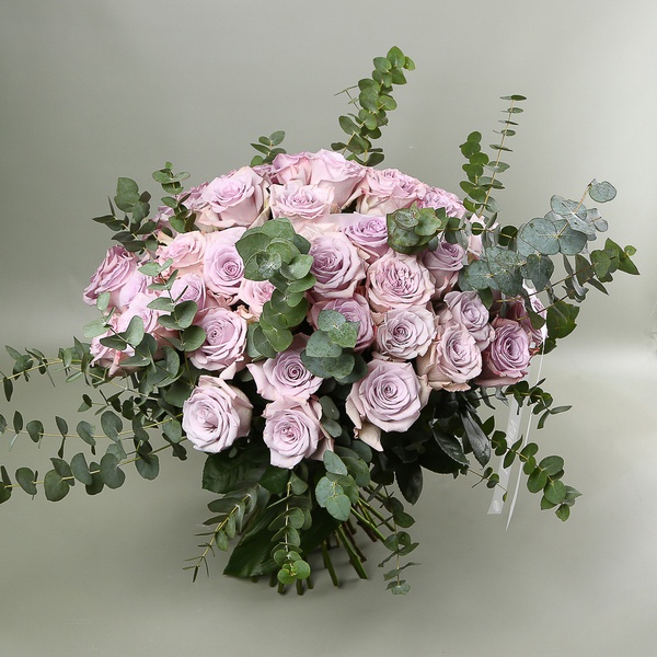 The “51 Tender Roses” bouquet
