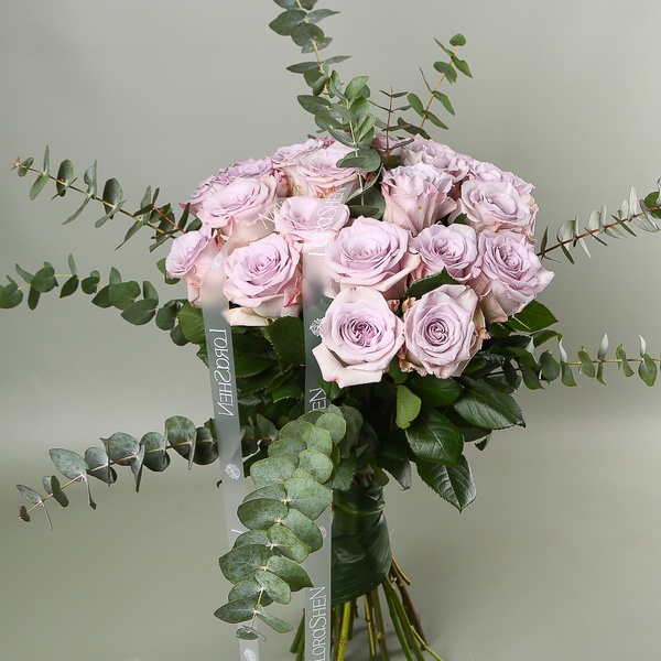 The “35 Tender Roses” bouquet