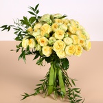 Букет из 25 желтых роз Пиони Бабблз