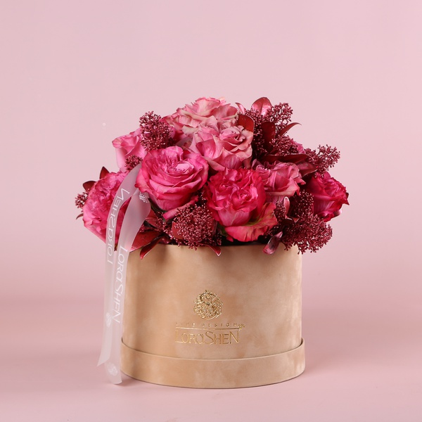 The “Carmine Icon” arrangement