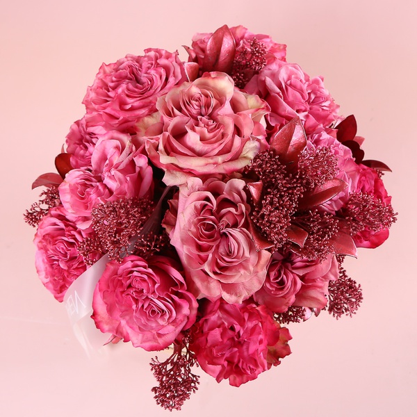 The “Carmine Icon” arrangement