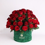 Composition of 75 red roses