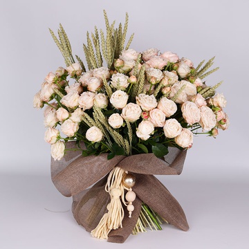 Bouquet of 15 Bombastic and wheat spray roses