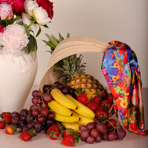 Gift set with peonies and fruits
