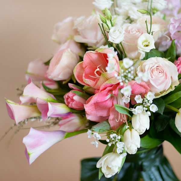 Delicate bouquet with calla lilies