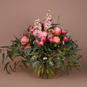 Bouquet in a vase "Peach praline"
